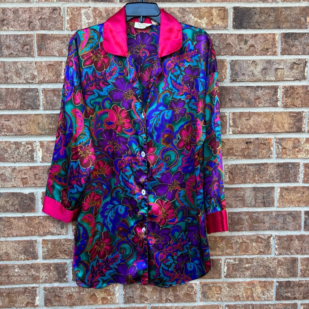 Victoria’s Secret vintage oversized multi color flower pattern nightgown